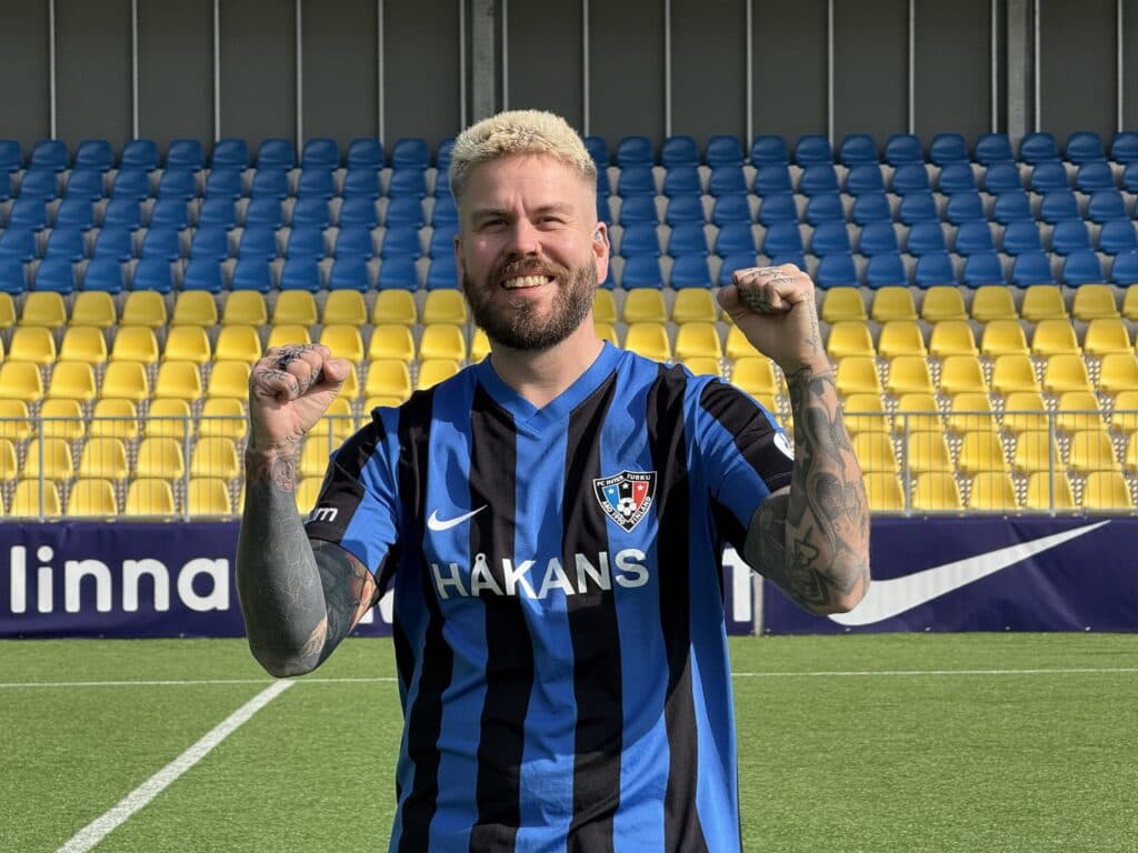 Aina sinimustalla sydämellä – Juhani Koskinen lisää sykettä Interin ottelutapahtumiin