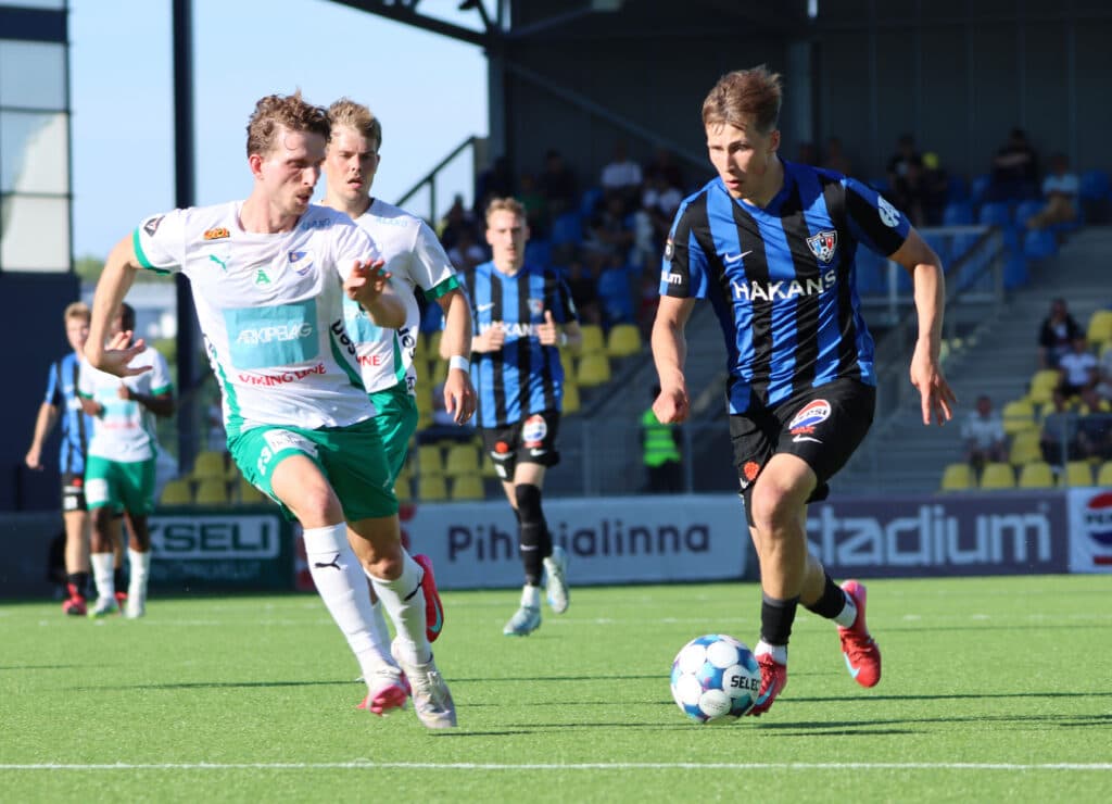 Viikonloppuna tuplasti pistetaistoja – edustusjoukkue kotona ja reservi vieraissa