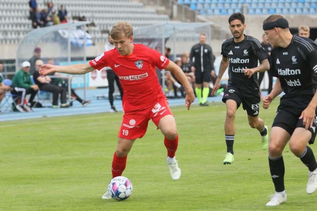 Kauden ensimmäisistä vieraspisteistä taistellaan lauantaina Lahdessa