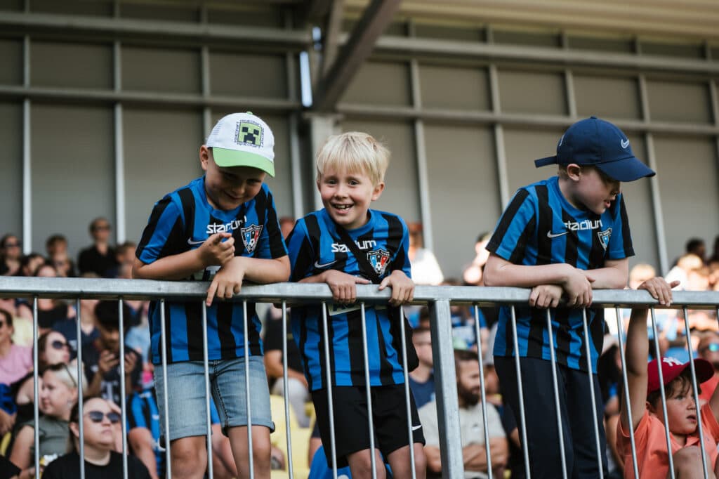 Koko perheen pelipäivä sunnuntaina Veritas Stadionilla!